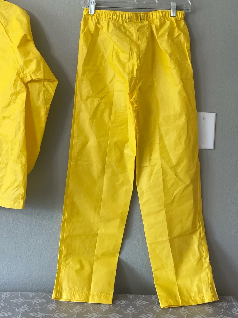 Frog Toggs Ultra-lite Waterproof Rain Suit Women Size MD Yellow Never Worn